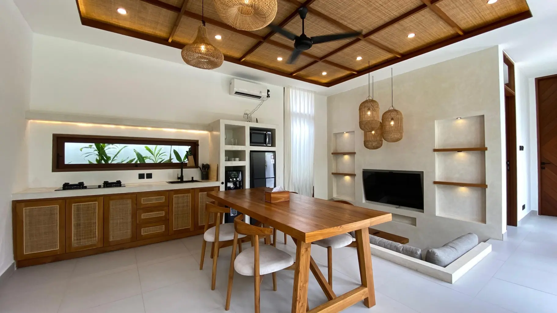 2-Bedroom Villa in Gated Community with Full Services — image 2
