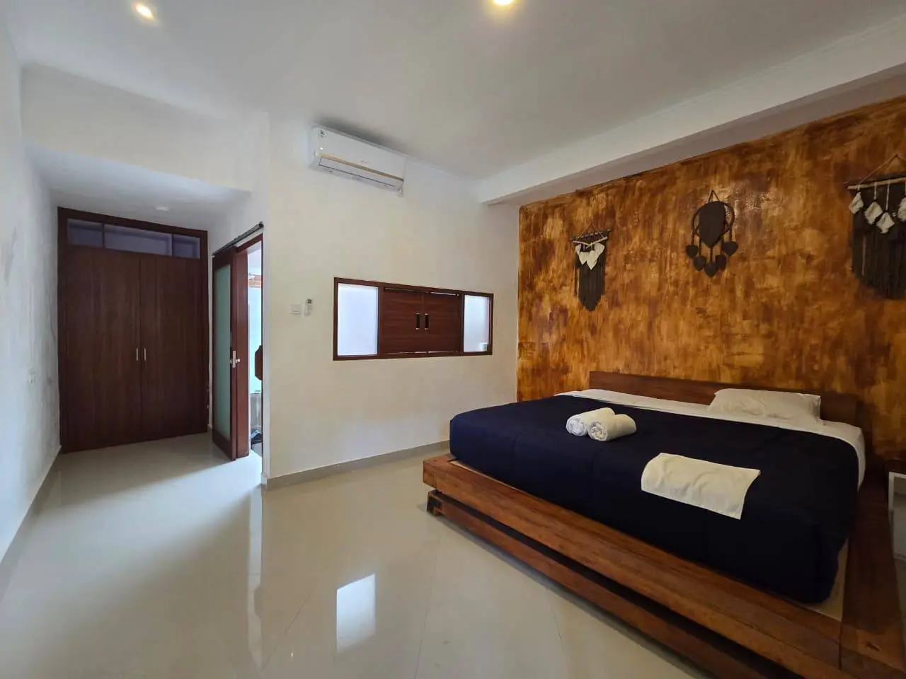 Guest House For Rent 10 Room In Kerobokan — image 1