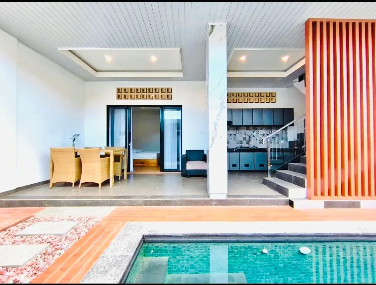 3 BEDROOMS VILLA IN KEROBOKAN — image 1