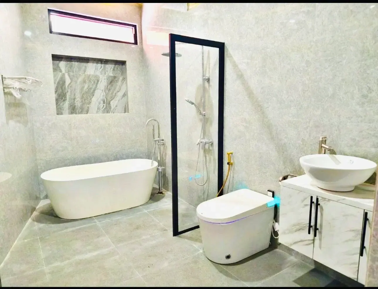 3 BEDROOMS VILLA IN KEROBOKAN — image 3