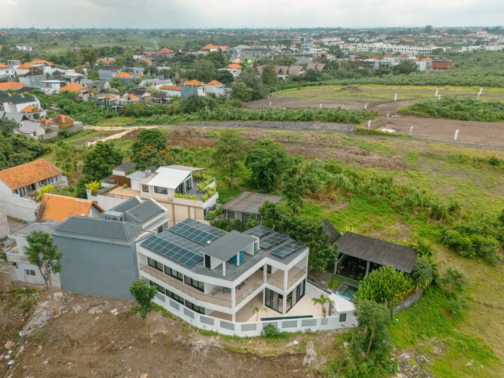 Ultra-Modern 5BR Smart Luxury Villa — image 1