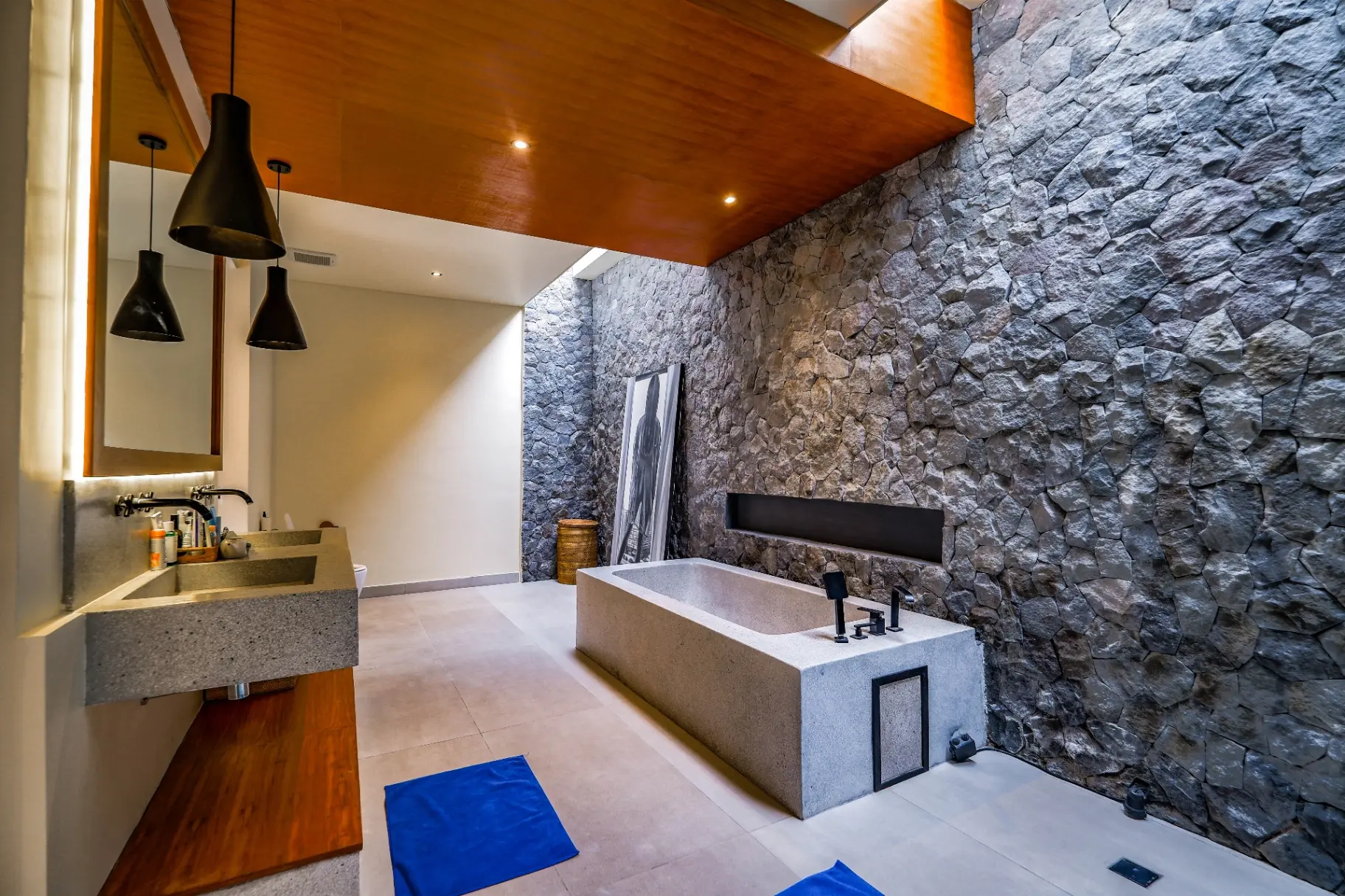 Luxury 5BR Villa w/ Cinema Room & Pool — image 4