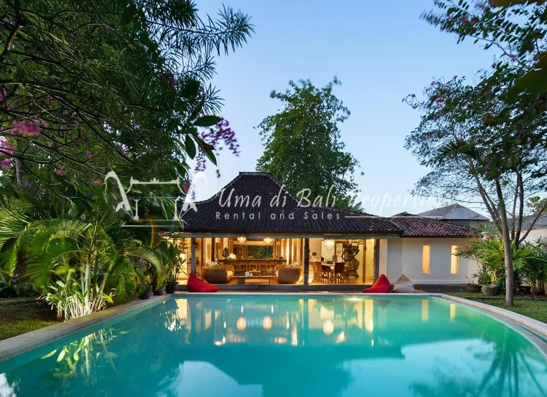 4BR VILLA JOGLO FOR RENT AT UMALAS — image 4