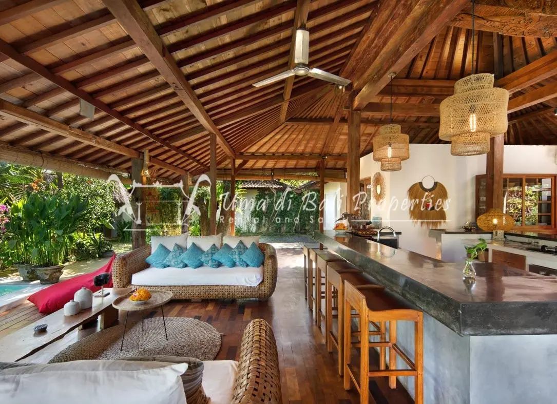 4BR VILLA JOGLO FOR RENT AT UMALAS — image 3