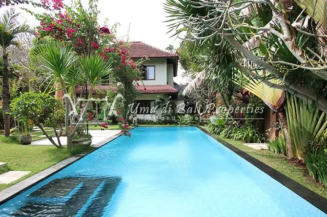BIG GARDEN 3BR VILLA FOR RENT AAT UMALAS | AR 609