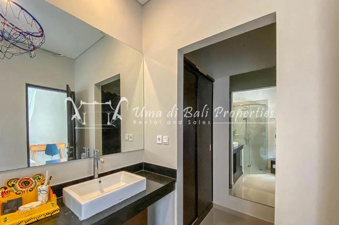 2BR VILLA FOR SALE LEASEHOLD AT UMALAS — image 1