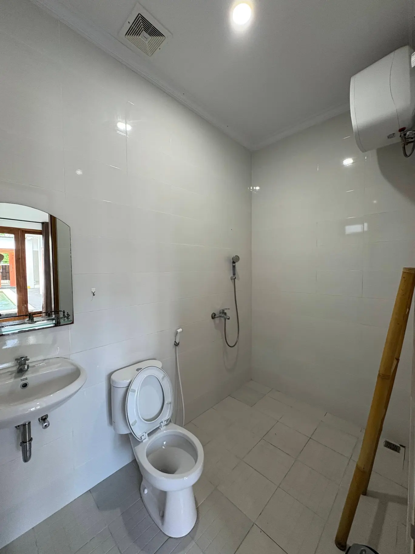 3BR VILLA FOR RENT AT LEGIAN — image 3
