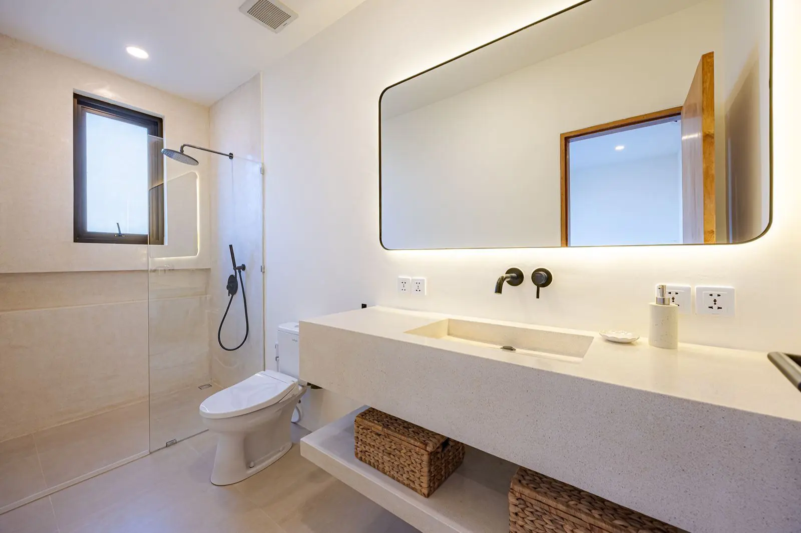 Seseh- munggu 3 bedroom — image 1