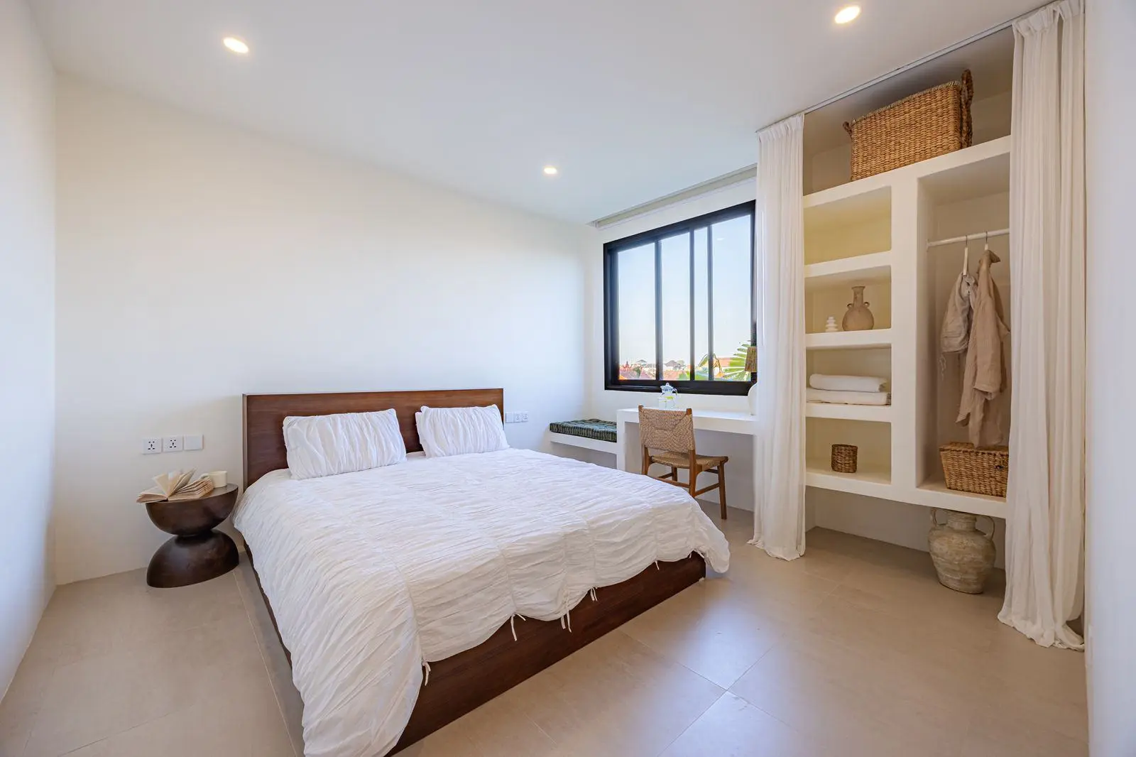 seseh-munggu 2 bedroom with rooftop — image 2