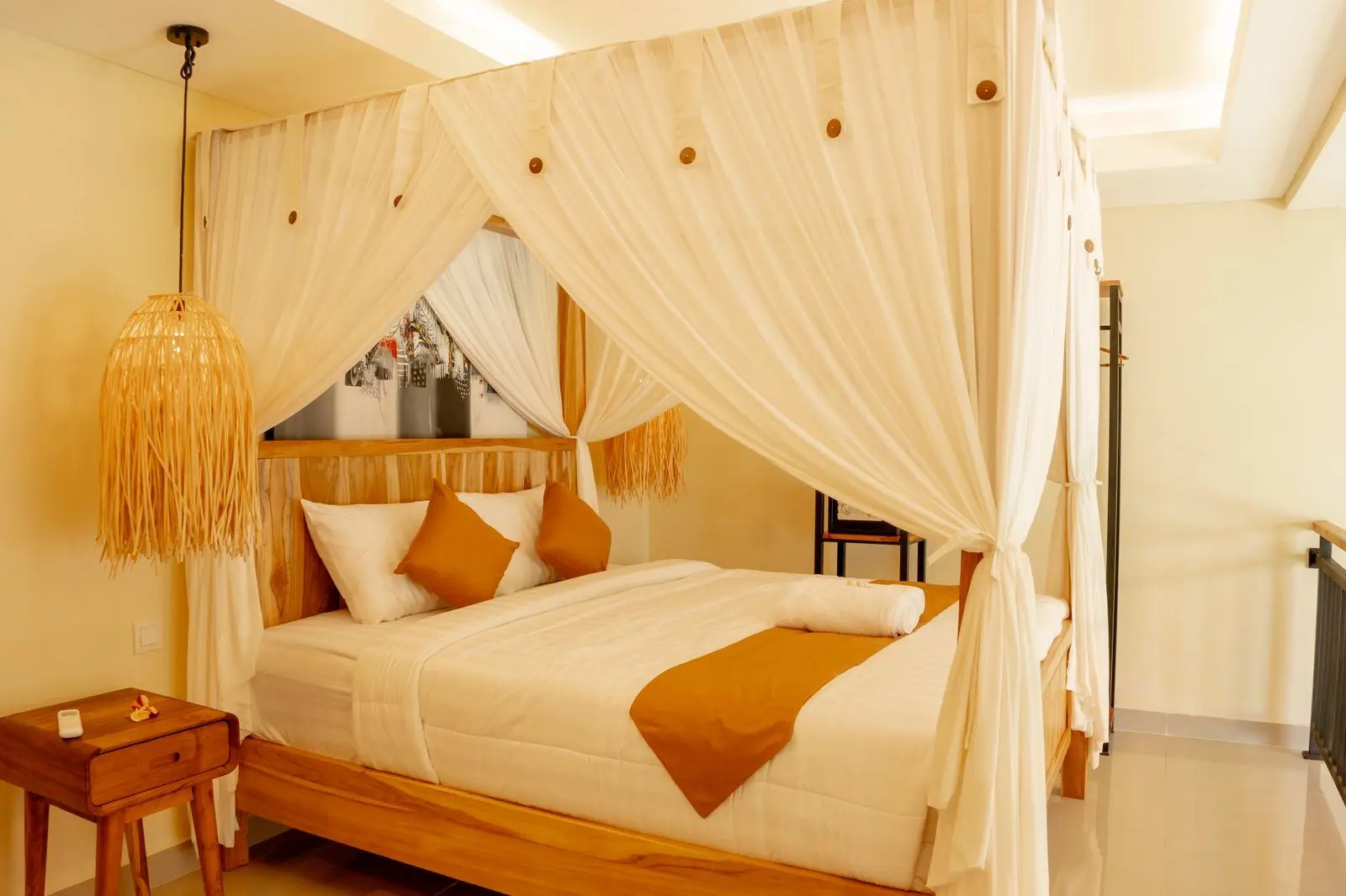 1BR Loft at Batu bolong beach street Canggu — image 2