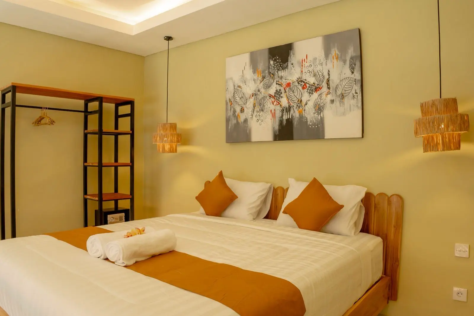 1BR Loft at Batu bolong beach street Canggu — image 4
