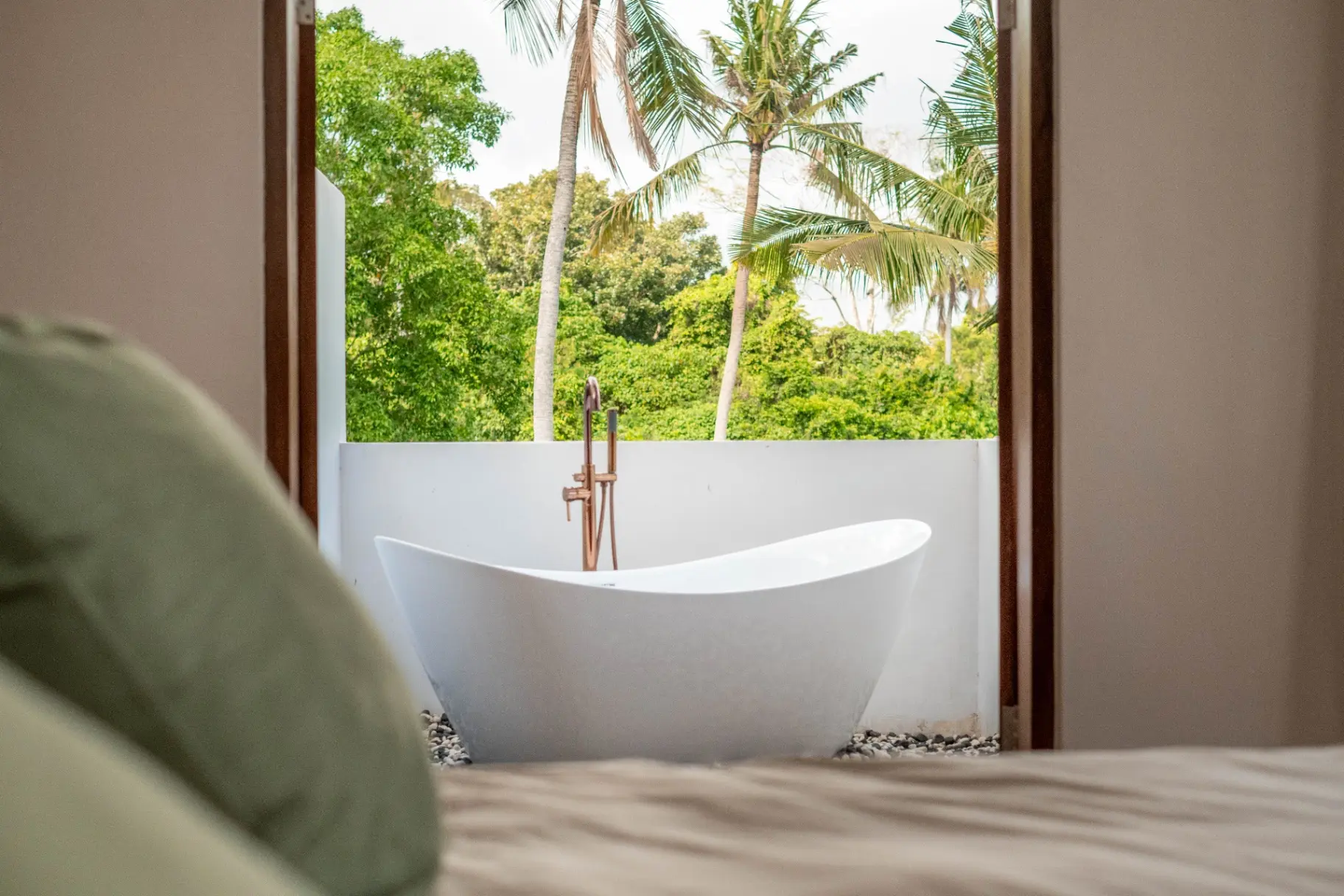 Modern Riverfront Villa w/ Rooftop – Tabanan — image 4