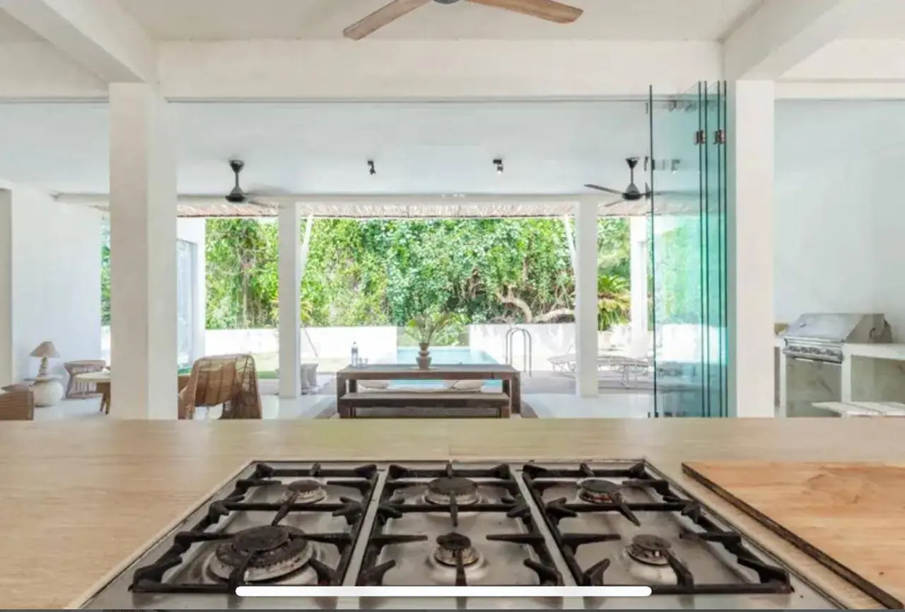 4BR Villa w/ Rooftop Office & Garden — image 3