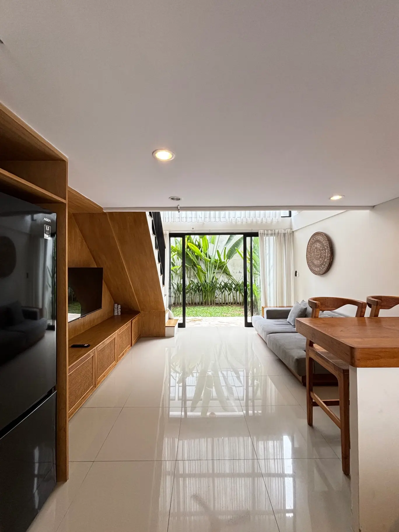 Brand New 1 Bedroom Loft Apartment 5 Minute to OBSIDIAN GYM — image 1