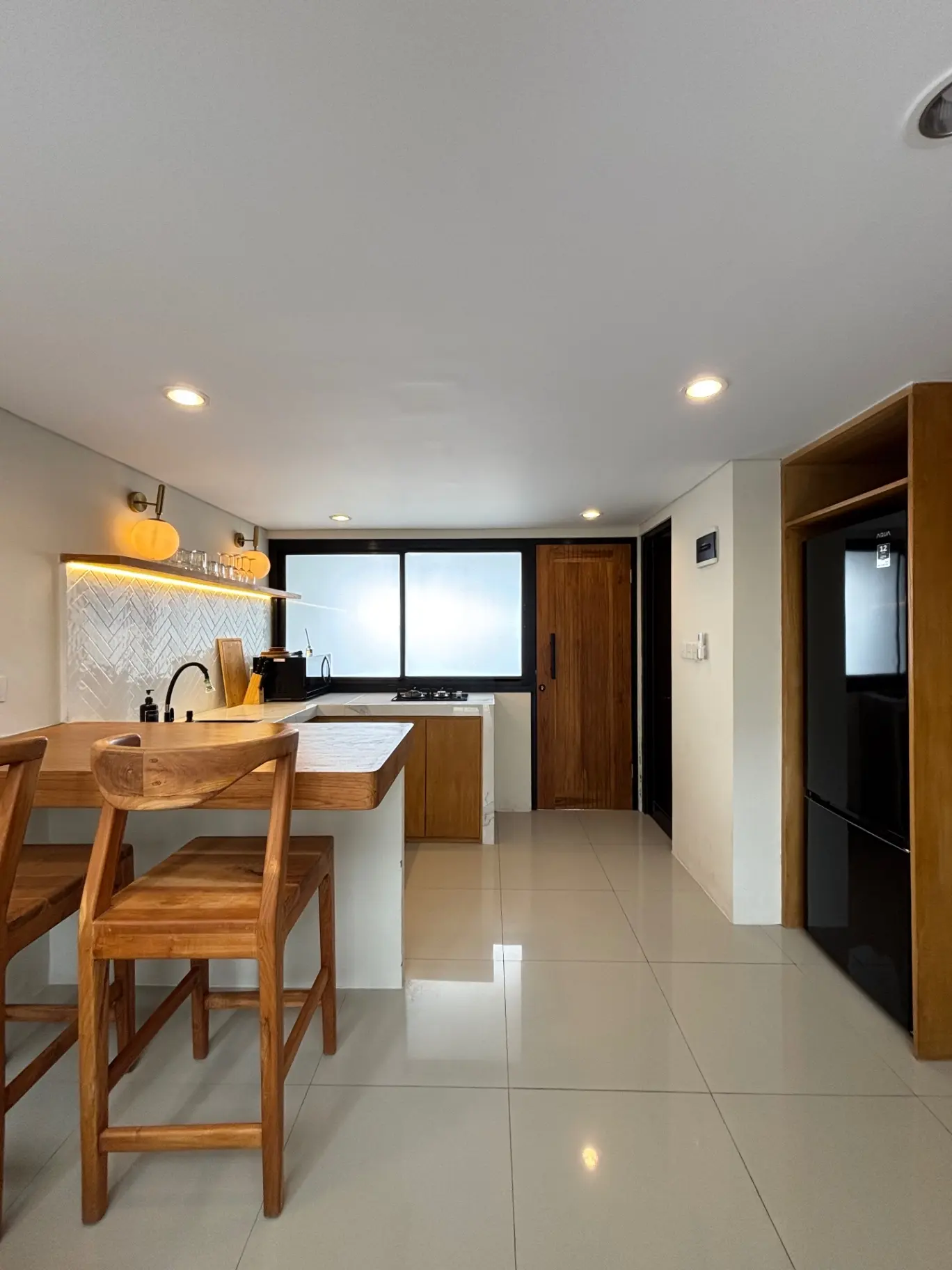 Brand New 1 Bedroom Loft Apartment 5 Minute to OBSIDIAN GYM — image 2