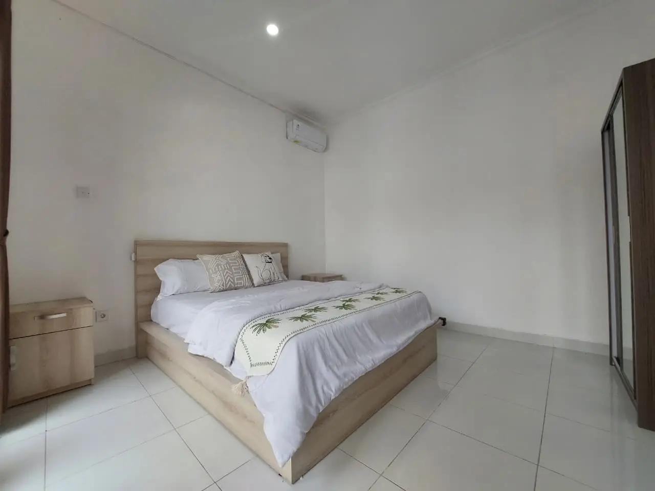 Villa For Rent 3 Bed In Jln Dewi Sri Legian Bali — image 1