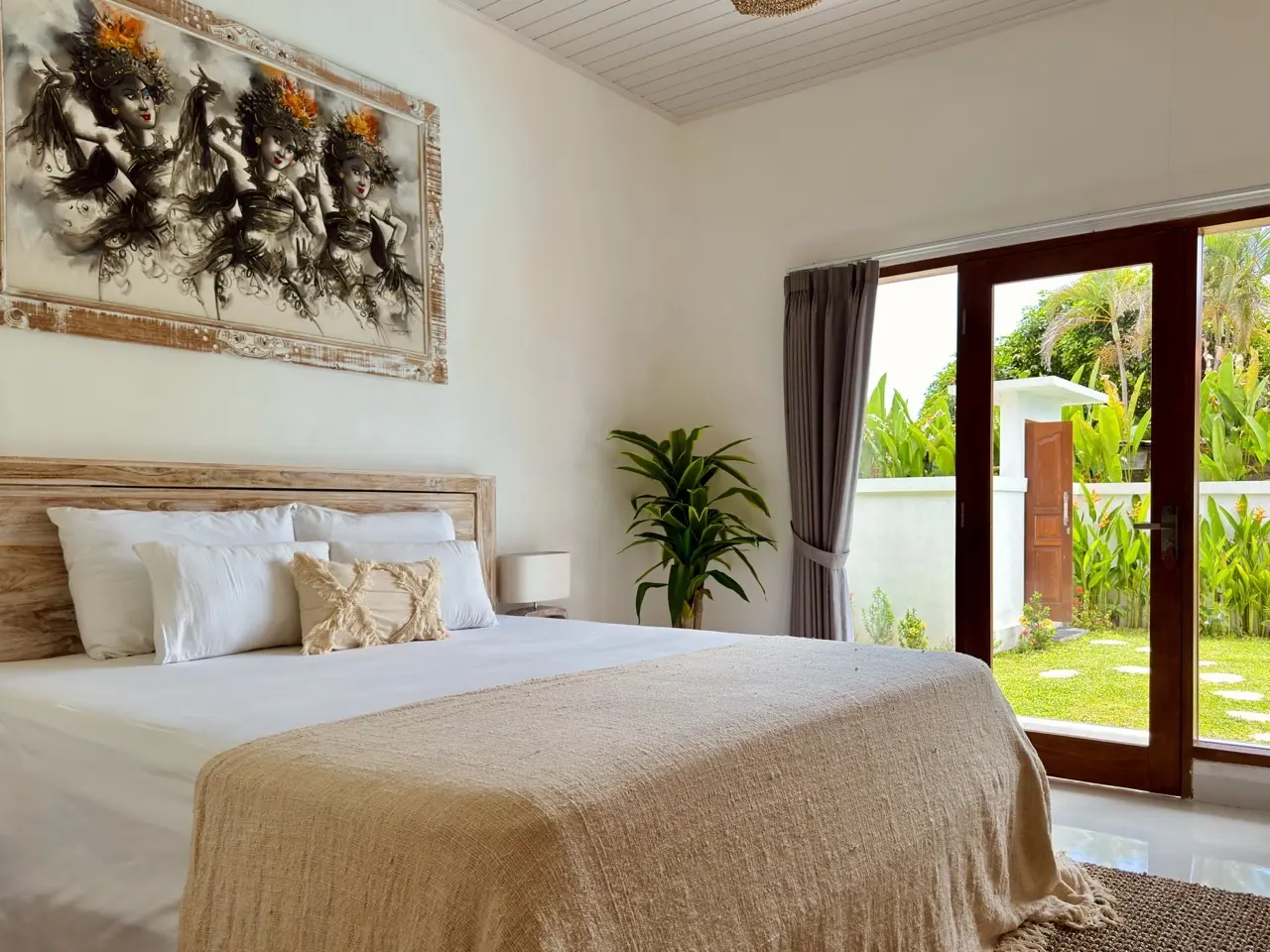 3 Bedroom Villa in Canggu Batu Bolong — image 1