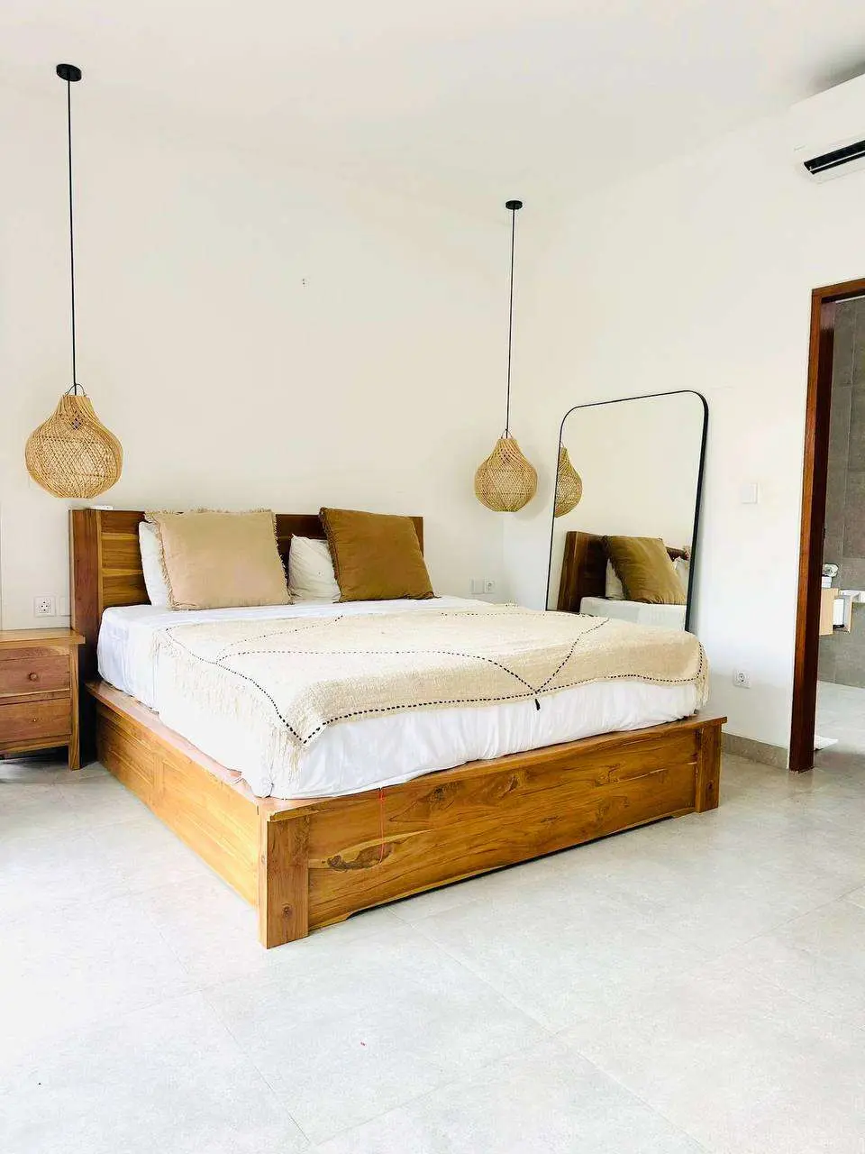 2 BEDROOM VILLA FOR YEARLY RENT CLOSE TO SESEH BEACH — image 4