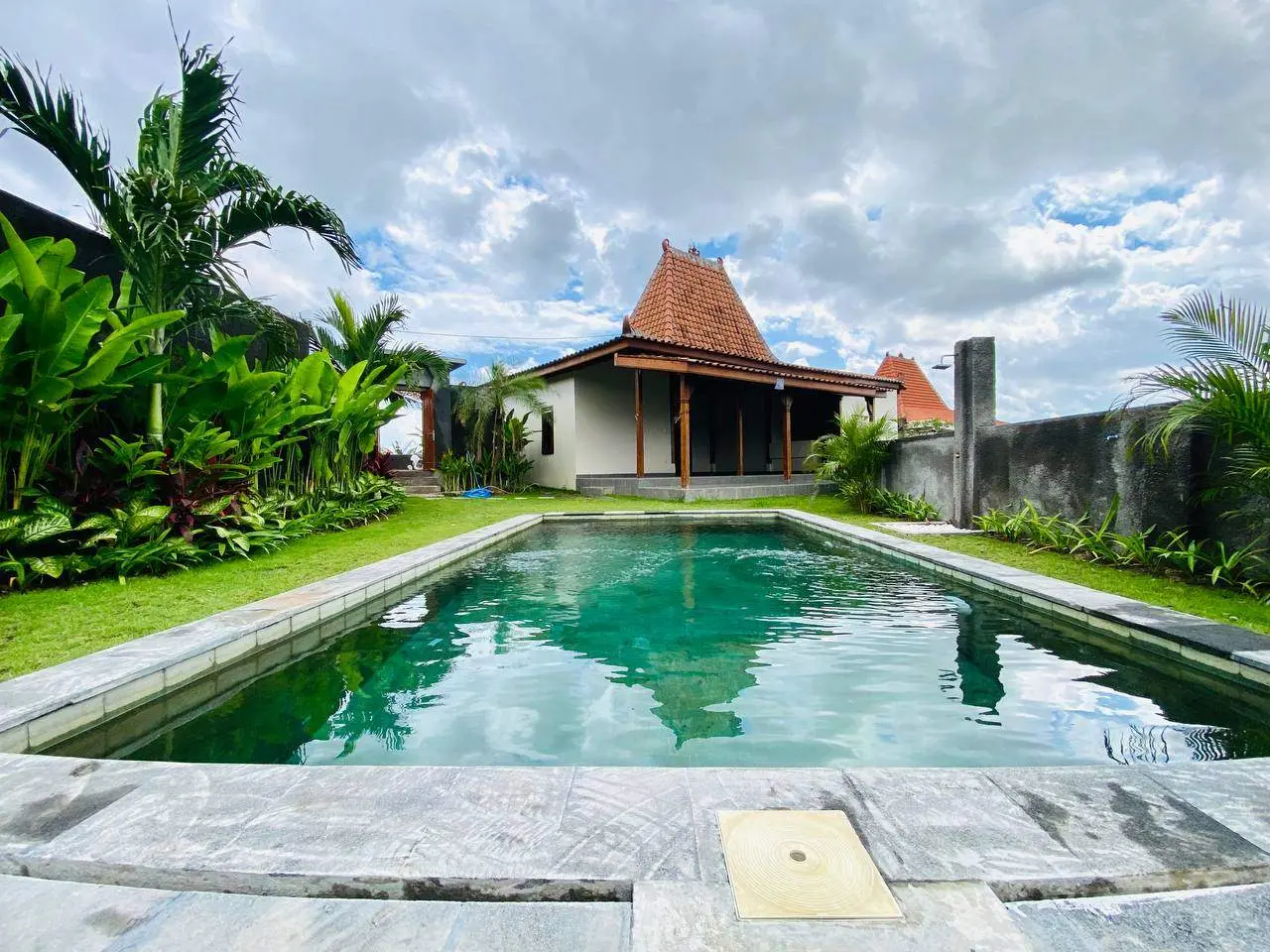 2 BEDROOM VILLA WITH RICE FIELD AND MOUNTAIN VIEW IN TUMBAK BAYUH