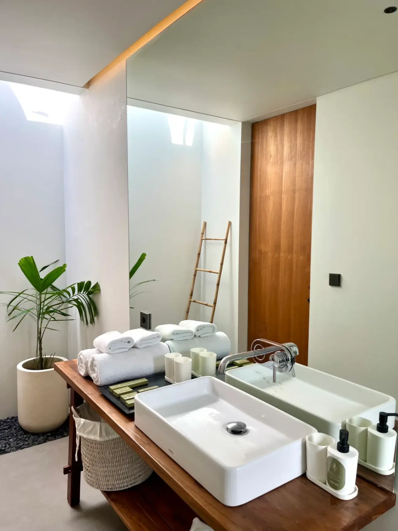 2 BEDROOM VILLA FOR FREEHOLD IN CANGGU KAYU TULANG — image 4