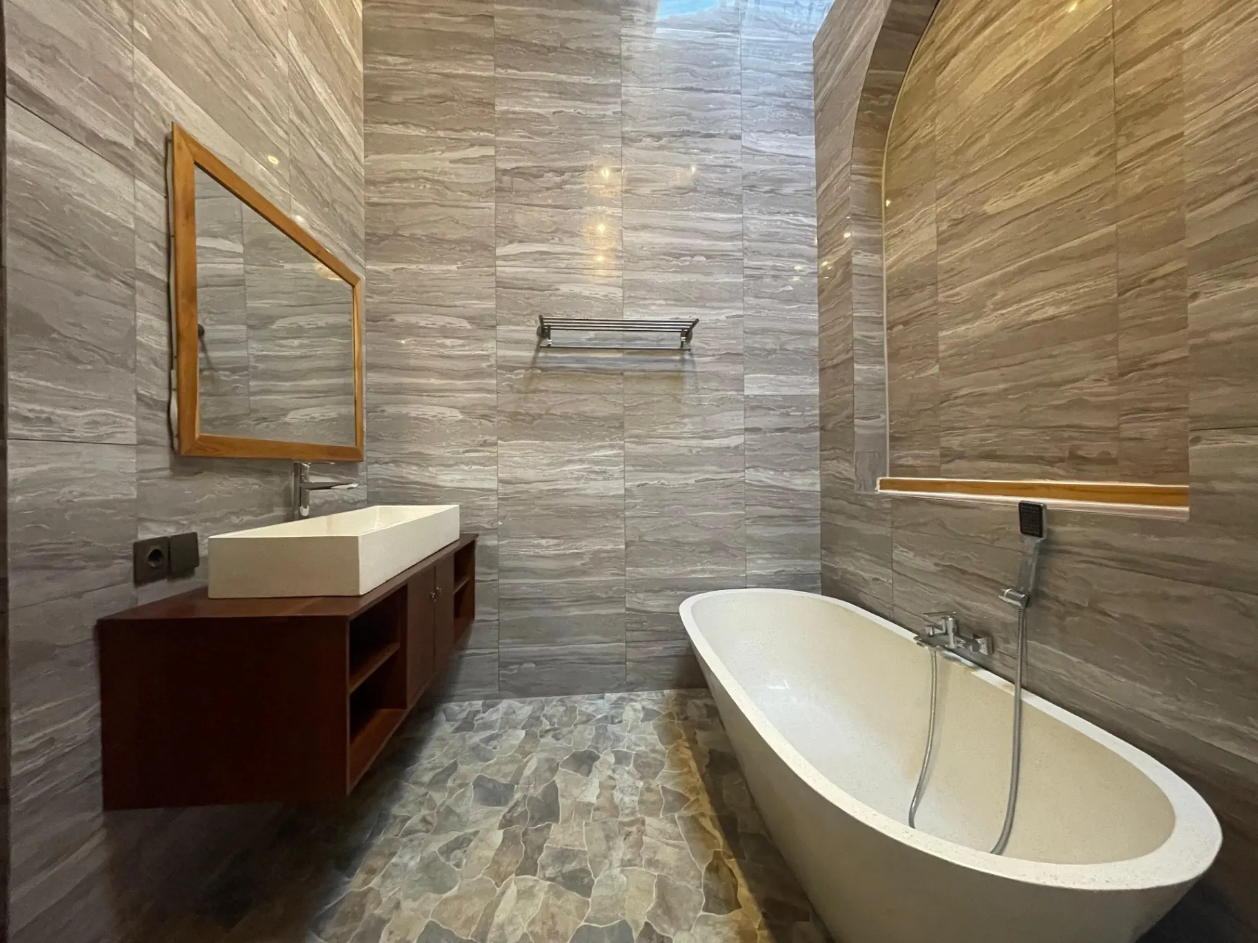 Villa For Rent 3 Bed In Dukuh Beraban Tabanan Bali — image 3