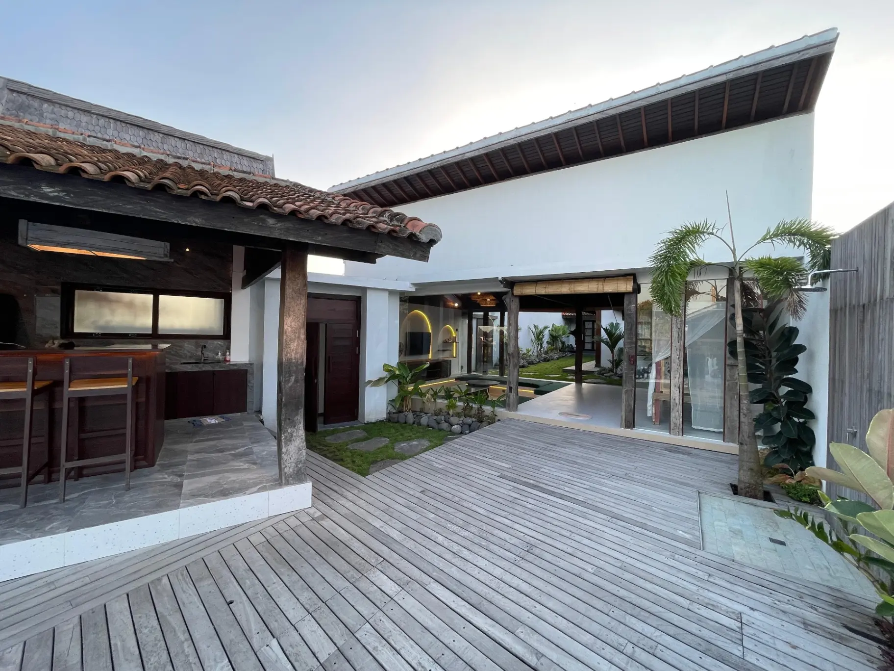 Villa For Rent 3 Bed In Dukuh Beraban Tabanan Bali — image 2