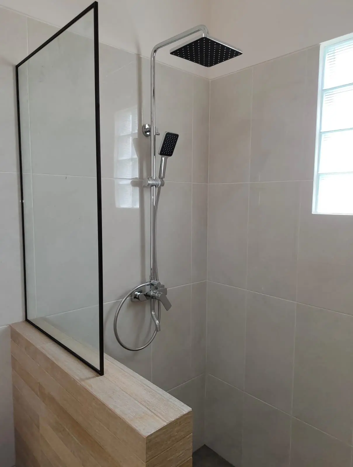 FOR SALE 3 BEDROOMS VILLA -LOVINA — image 1