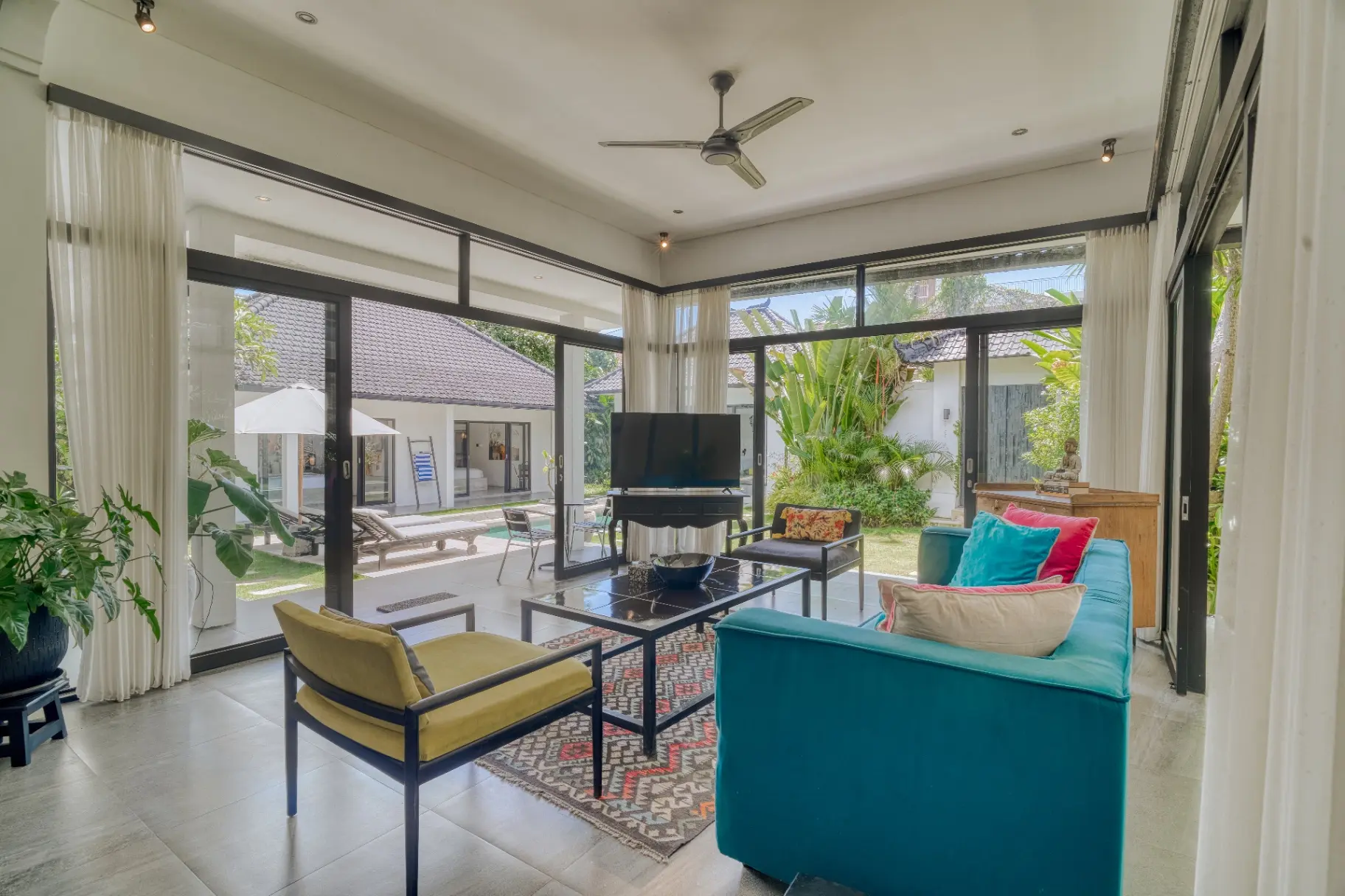 Villa Moonwake– Modern 4 Bedroom Luxury Villa in the Heart of Berawa — image 1