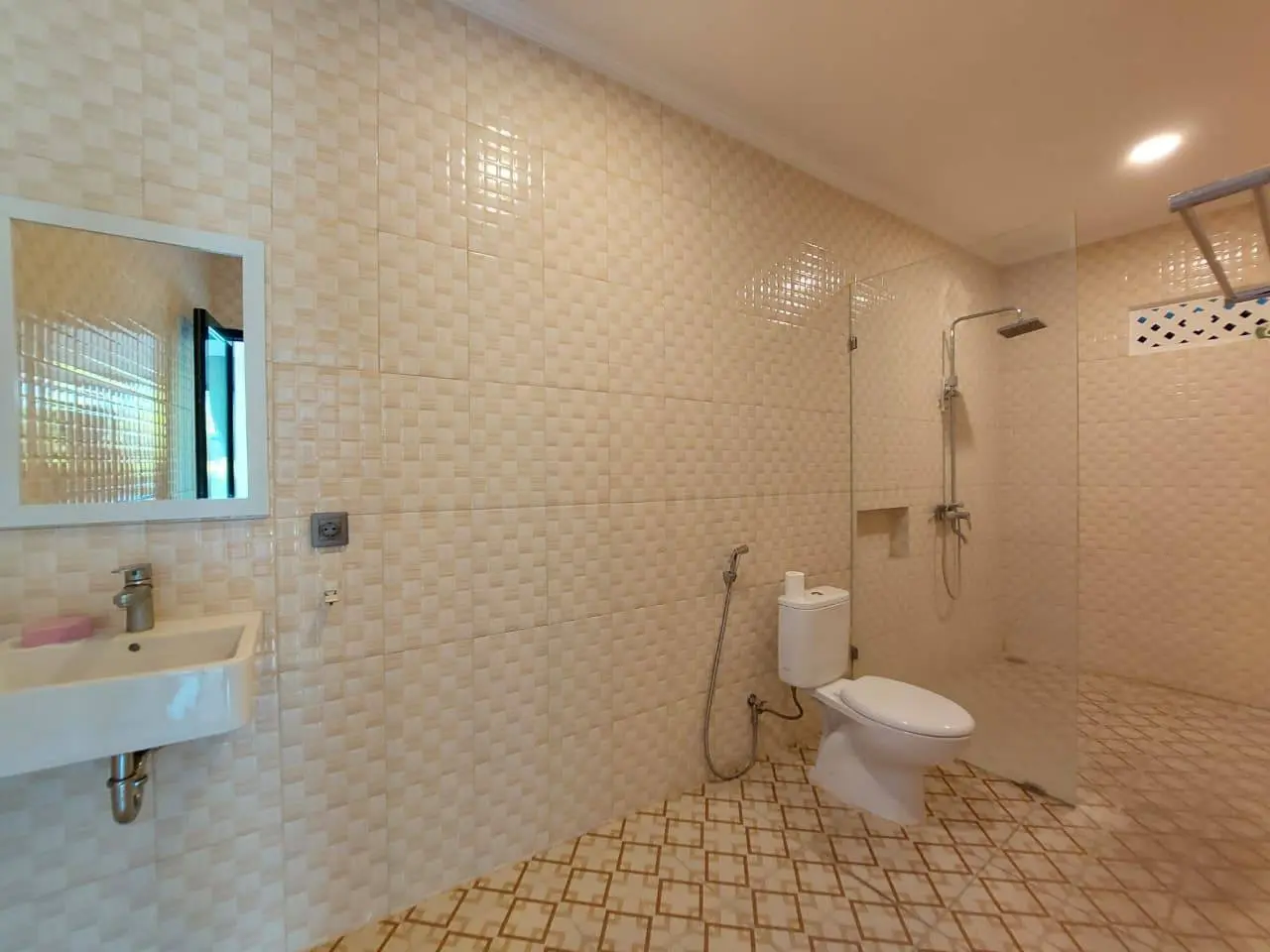 3BR VILLA FOR RENT IN KEROBOKAN — image 4