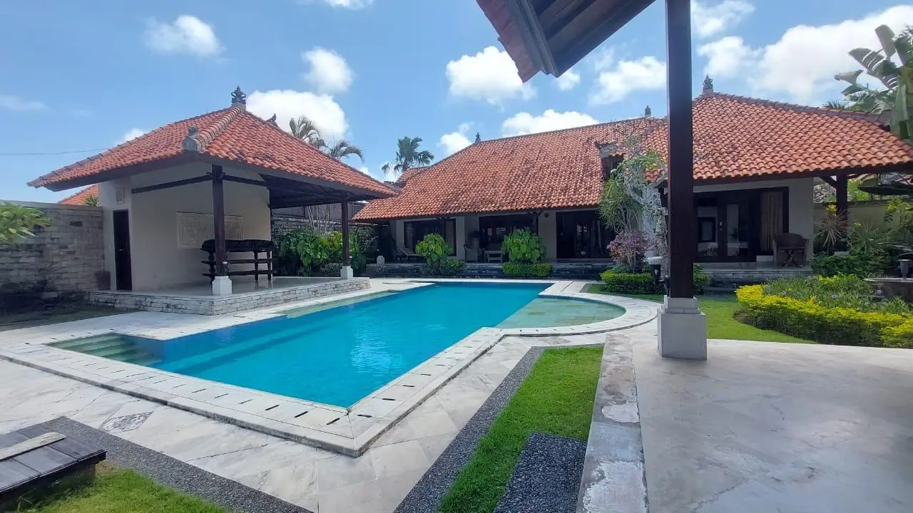 MM 378 - For Rent Contemporary Tropical Villa Nusa Dua One Gate System — image 3