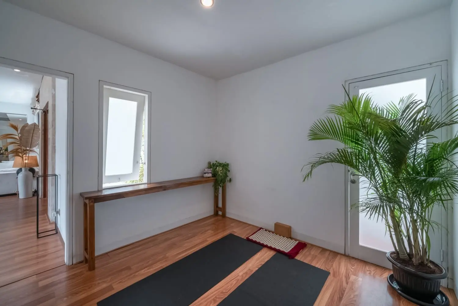 Villa For Rent 3 Bed In Berawa Tibubeneng Bali — image 4