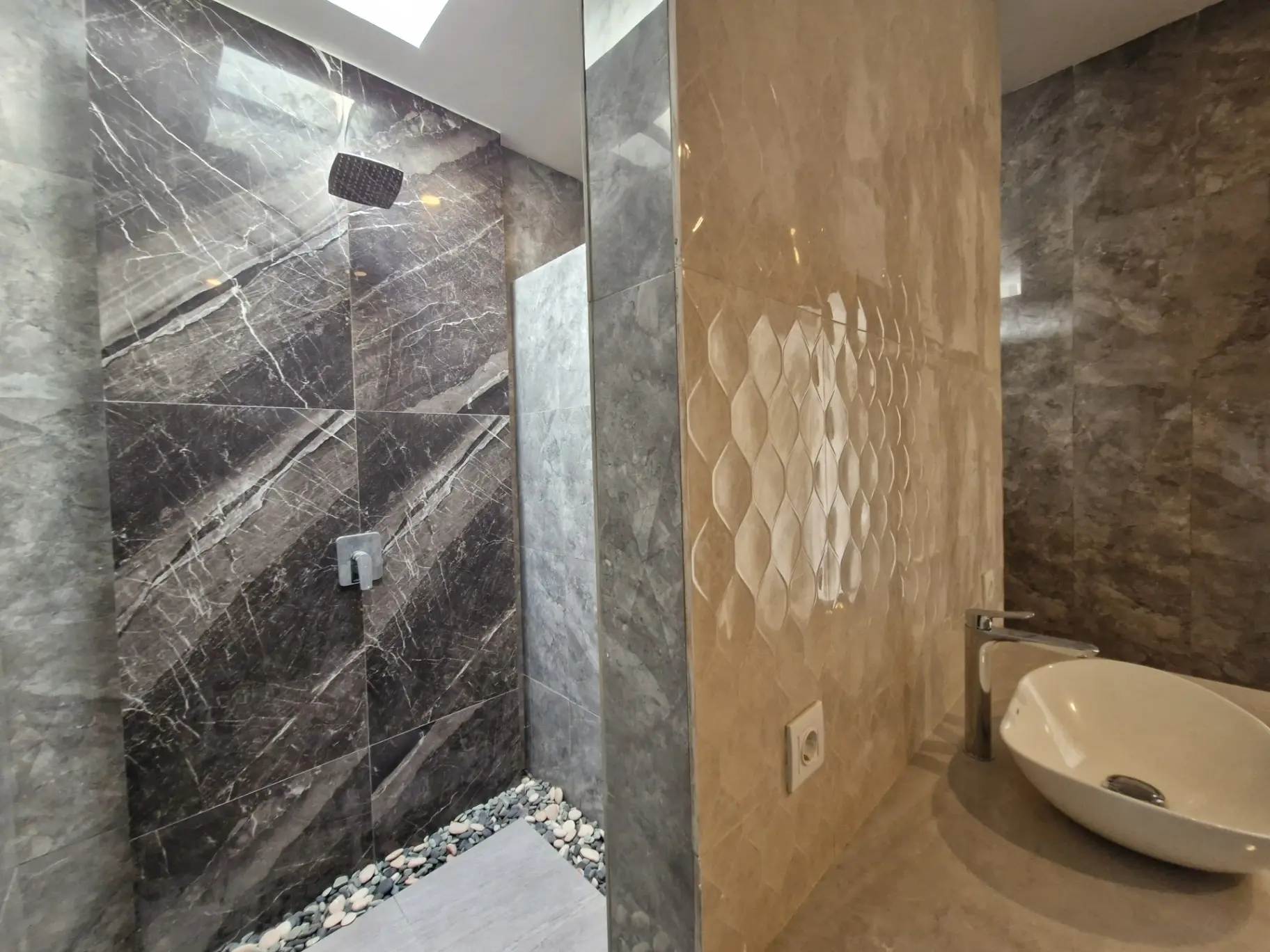 BRAND NEW TWO BEDROOMS VILLA IN KEROBOKAN!! — image 4