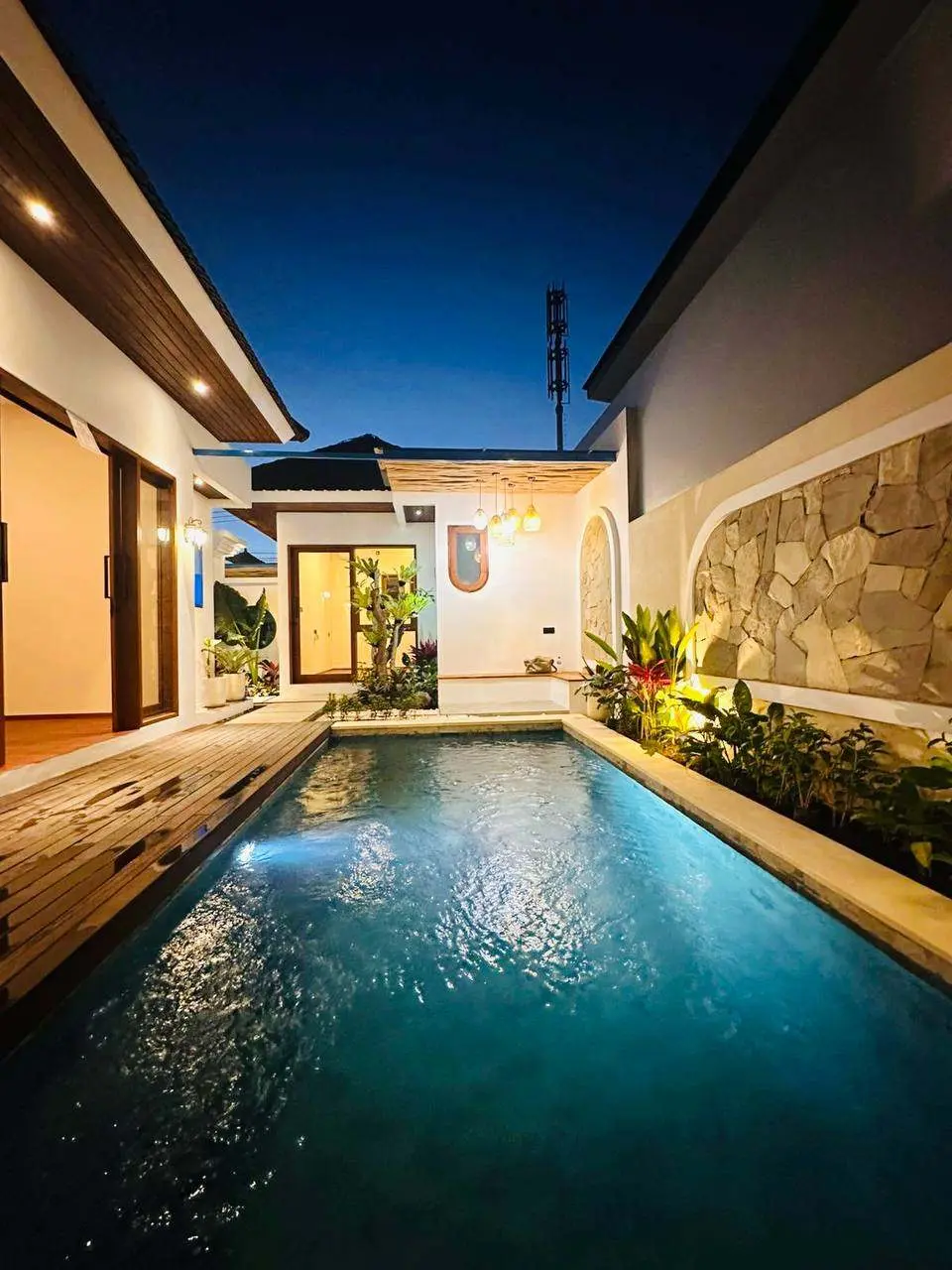 3 BEDROOM VILLA FOR LEASEHOLD IN TUMBAK BAYUH — image 1