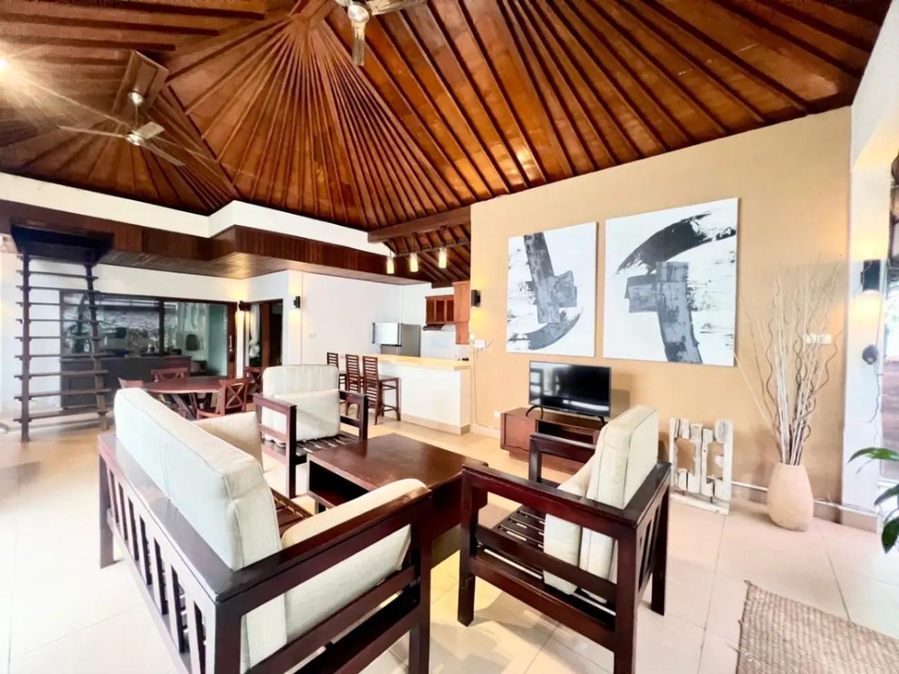 ✨ Spacious 3-Bedroom Villa for Rent – Kerobokan ✨ — image 2