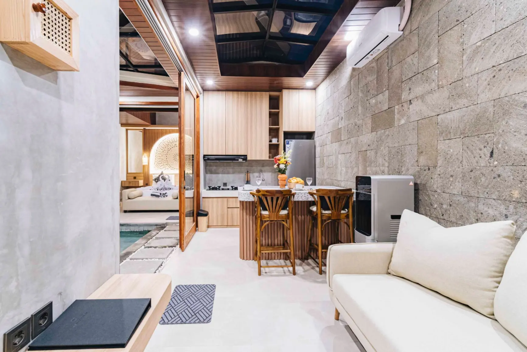 FREEHOLD- BRAND NEW 2 BEDROOM VILLA IN NUSA DUA — image 4