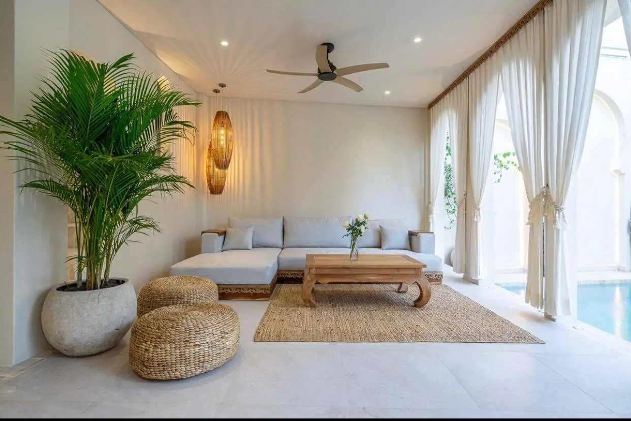 Villa Yamuna: Magnificent 5BR Villa 3Min to Berawa Beach — image 3