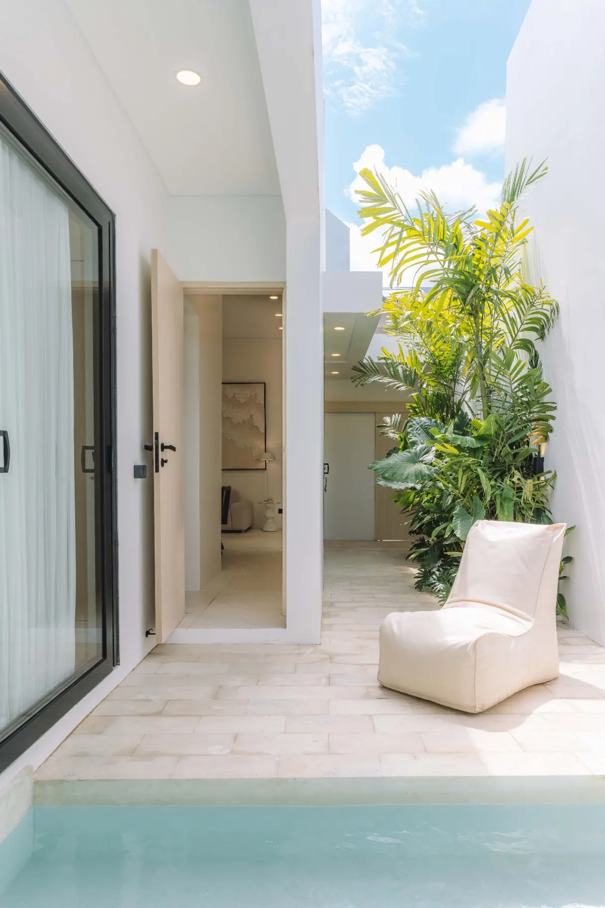 Modern 1-Bedroom Villa with Private Pool in Buduk — image 4