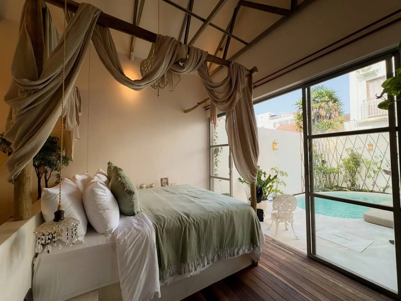 Victorian Vintage style Villa | 2 Bedrooms | Berawa