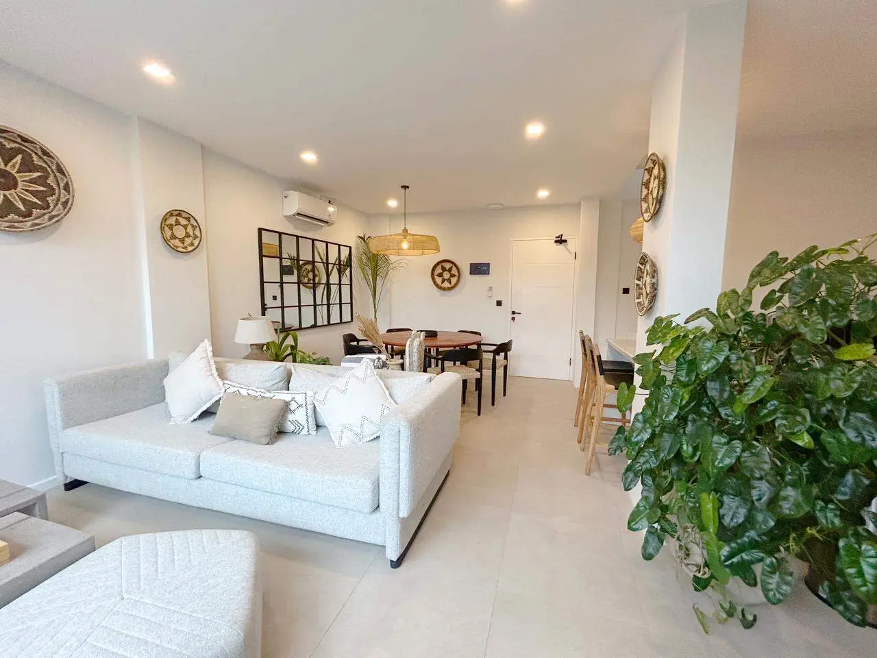 Villa For Rent 2 Bed In Berawa Tibubeneng Bali — image 3