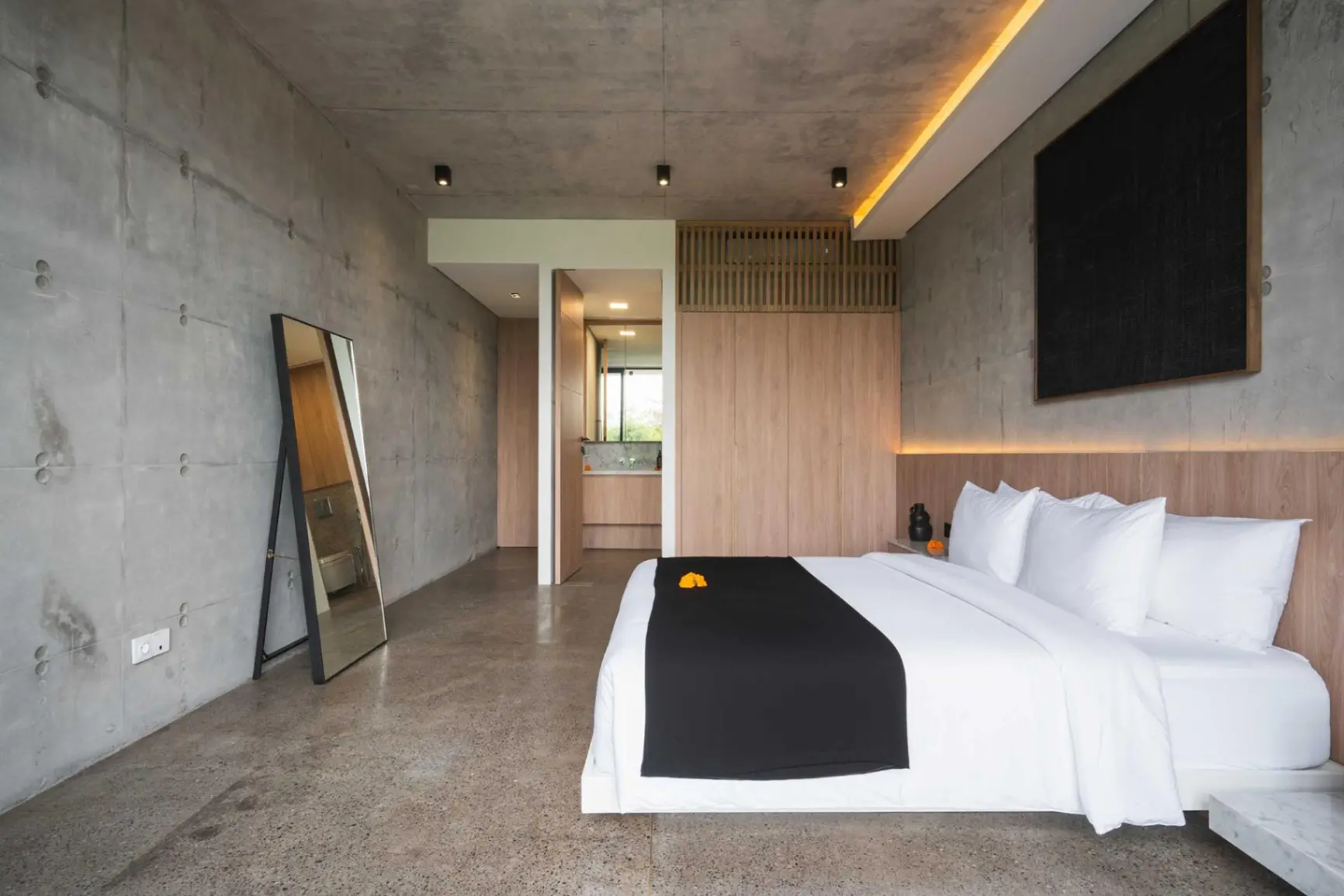 Nakula 7 - Stylish 2BR Villa w/ Nature View Near Berawa Beach — image 4
