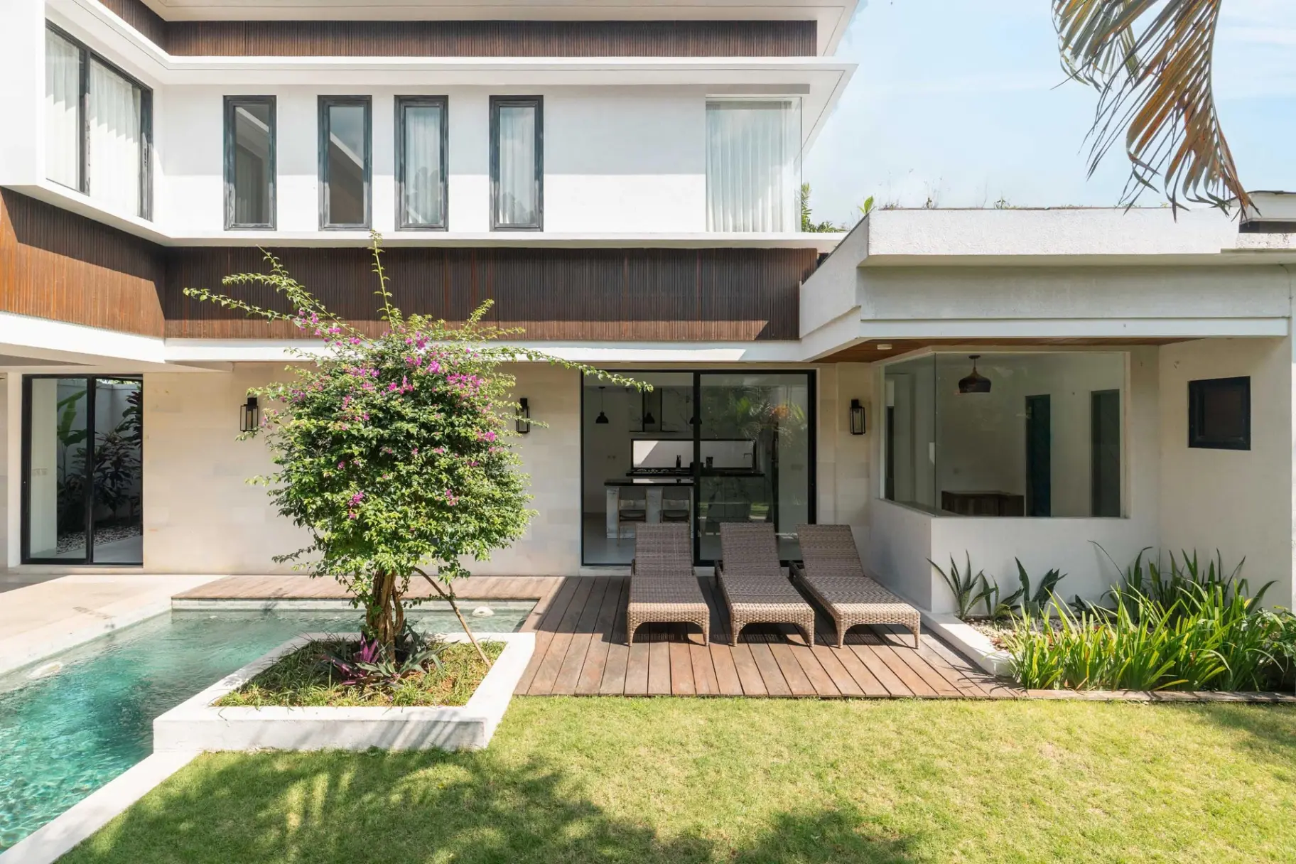 Melasti Villa - Spacious 3BD Villa with Pool Berawa Beach Canggu — image 1
