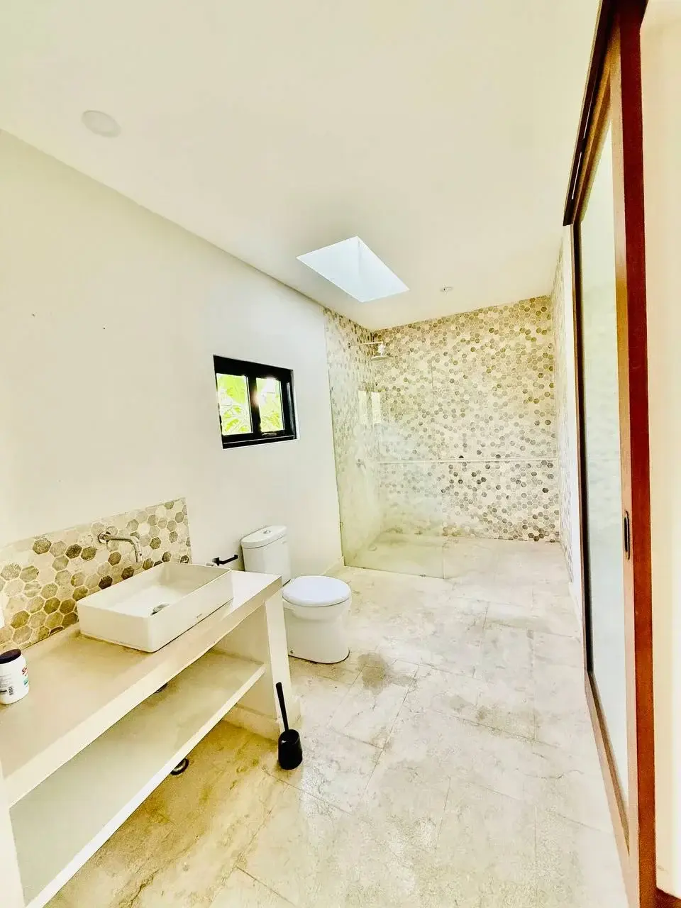 2 BEDROOM VILLA NEAR LA BRISA BEACH CLUB IN PADANG LINJONG — image 3