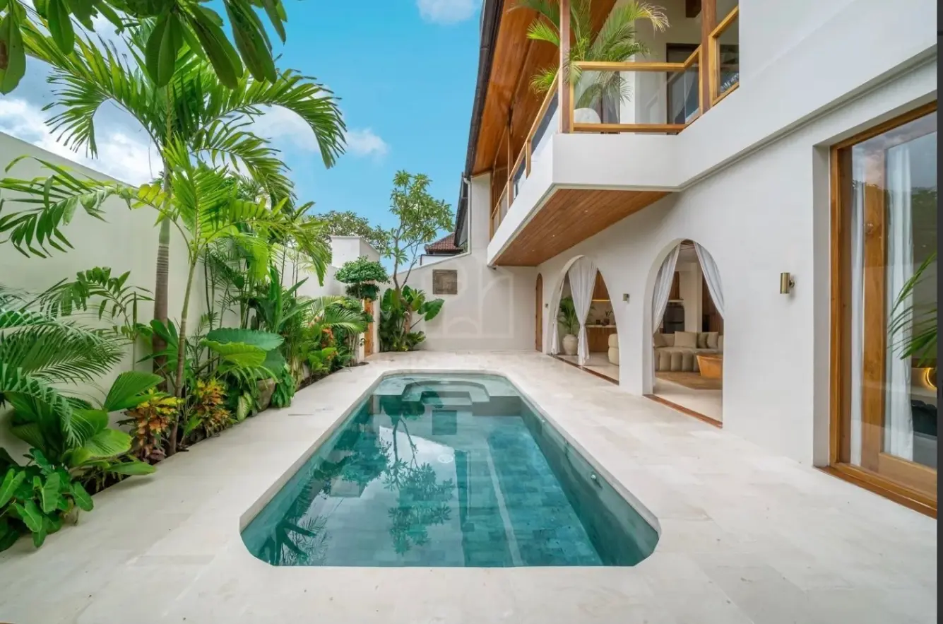 Exquisite 3BR Villa in Berawa-Canggu — image 1