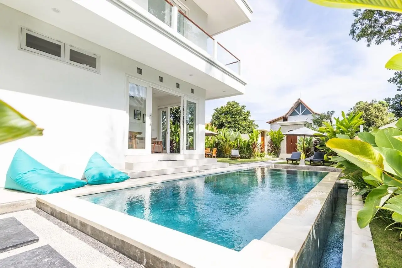Villa For Rent 3 Bed In Batu Bolong Canggu Bali PU-3673