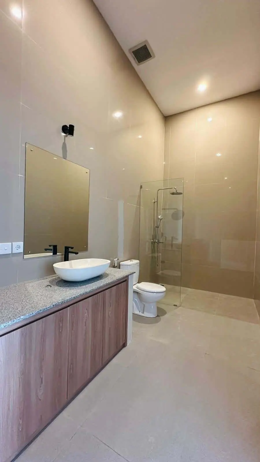 Brand New Modern 2 Bedrooms - Unfurnished Villa — image 3