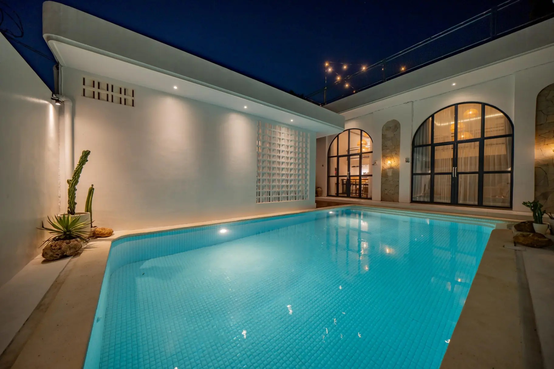 Guest house For Rent 1 Room In Berawa Canggu — image 4