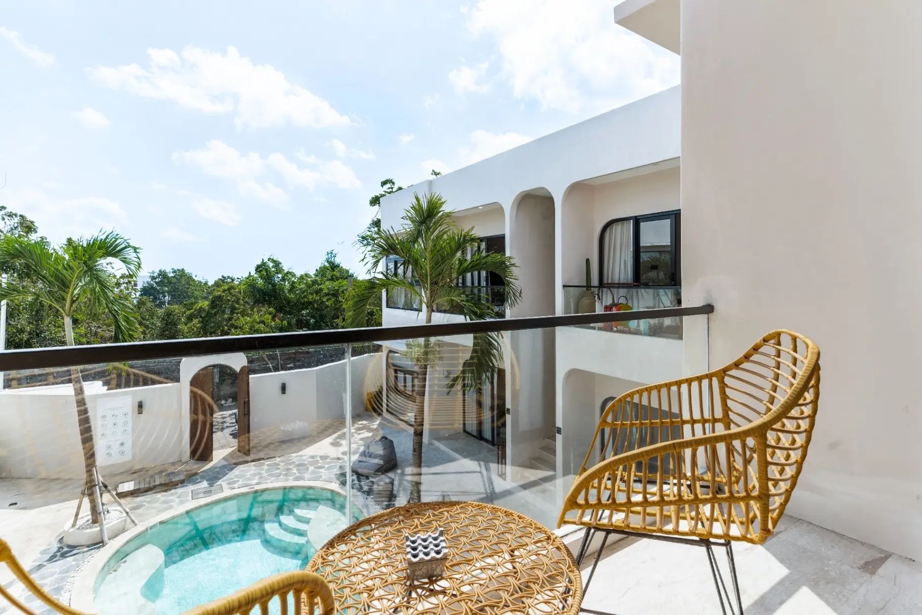 Oceanview 1BR Mediterranean Apartment — image 2
