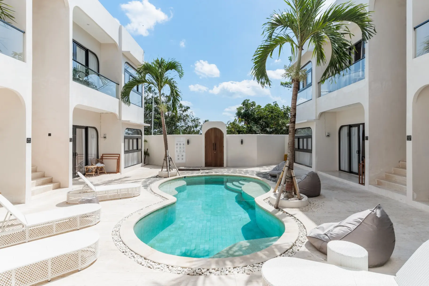 Oceanview 1BR Mediterranean Apartment — image 3