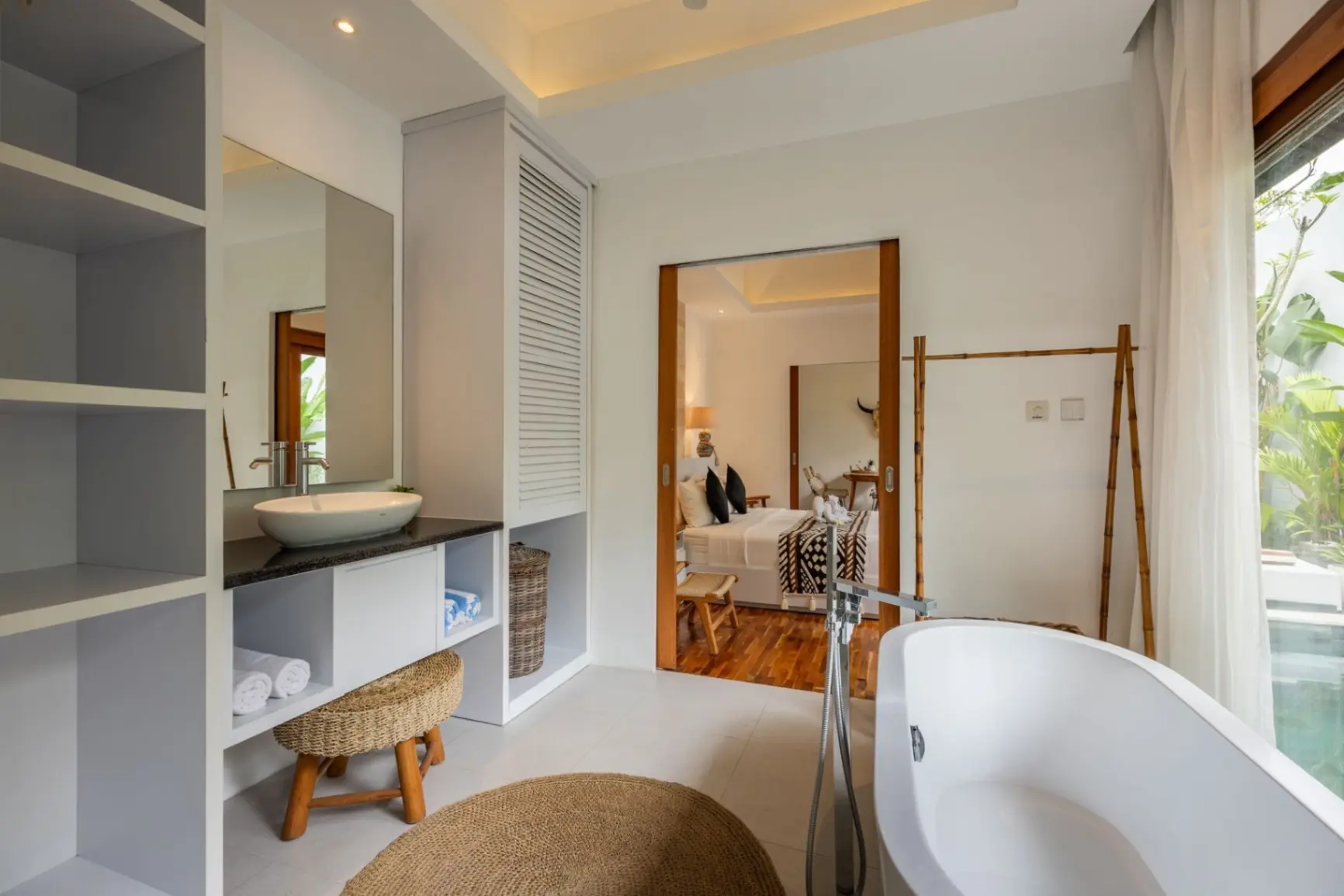 Tumbak bayuh one bedroom — image 2