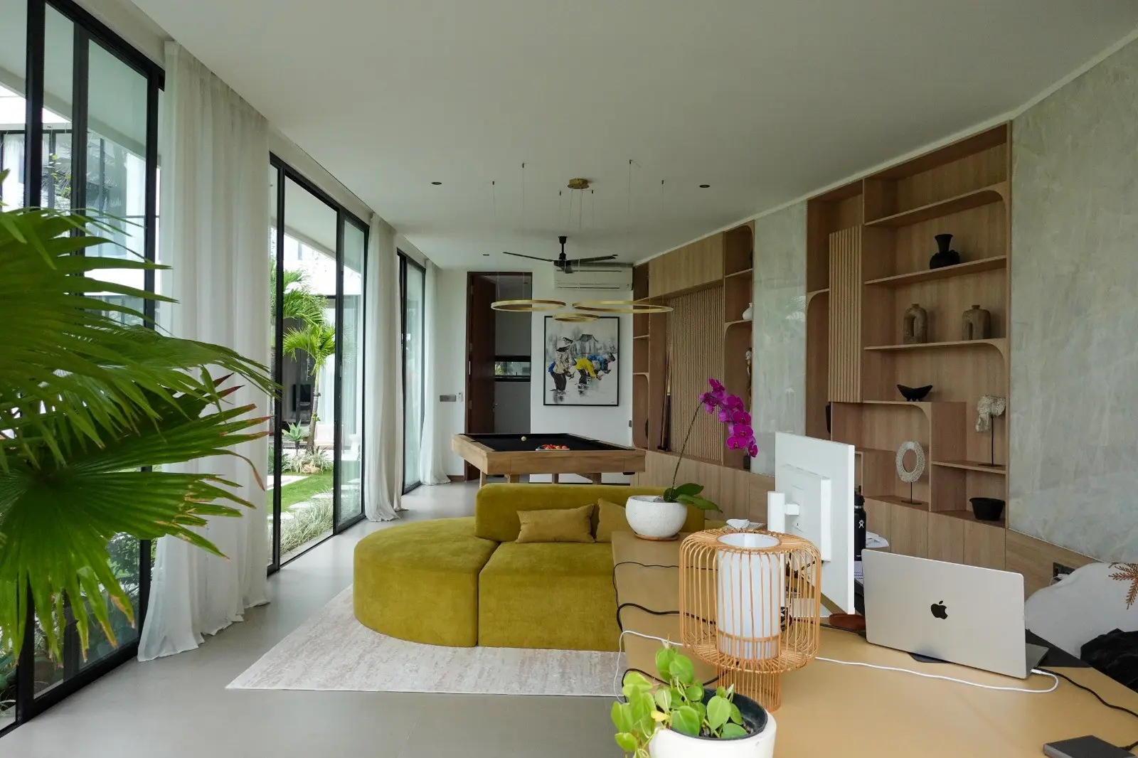 4-Bedroom Villa with Modern Tropical Luxury in Cepaka — image 2